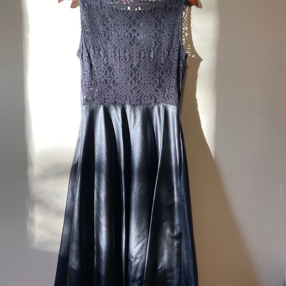 Dress - Picture 3 of 5